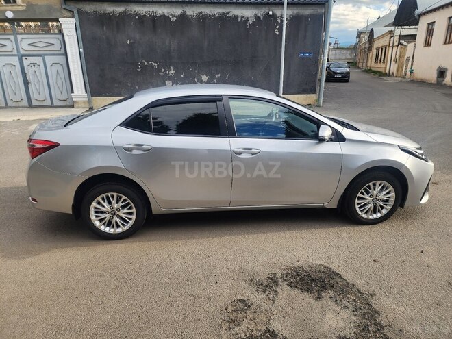 Toyota Corolla-4