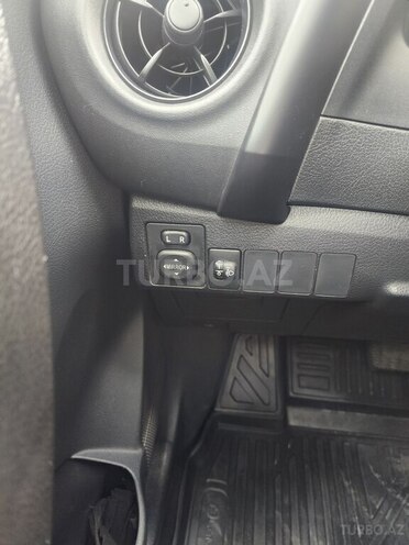 Toyota Corolla-7