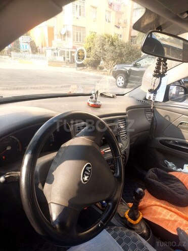 Kia Rio-5