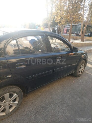 Kia Rio-2