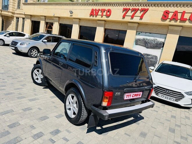 LADA (VAZ) Niva-8