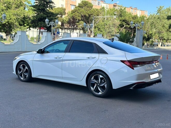 Hyundai Elantra-7