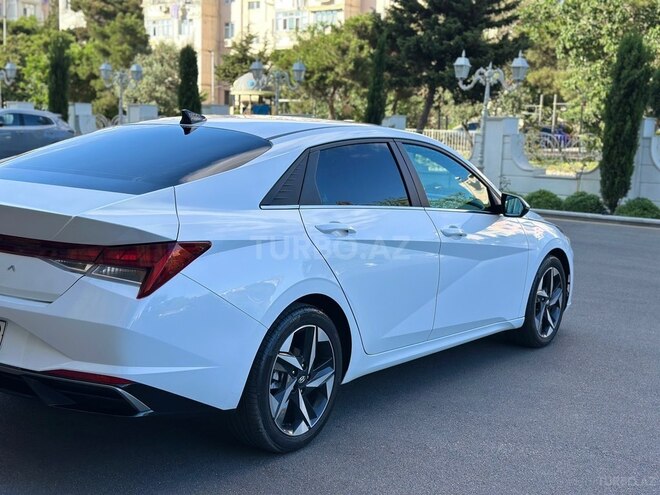 Hyundai Elantra-9