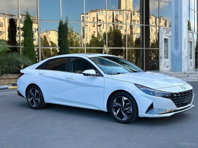 Hyundai Elantra-12