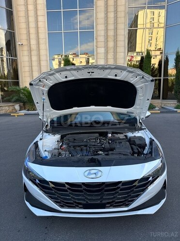 Hyundai Elantra-19