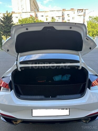 Hyundai Elantra-20