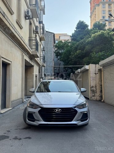 Hyundai Elantra-1