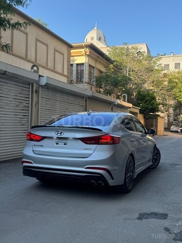Hyundai Elantra-7
