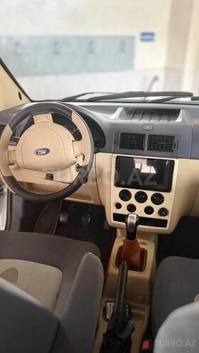 Ford Tourneo Connect-9