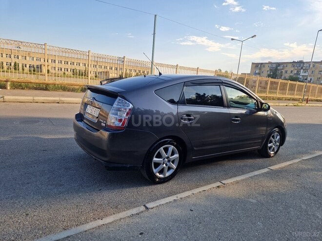 Toyota Prius-5