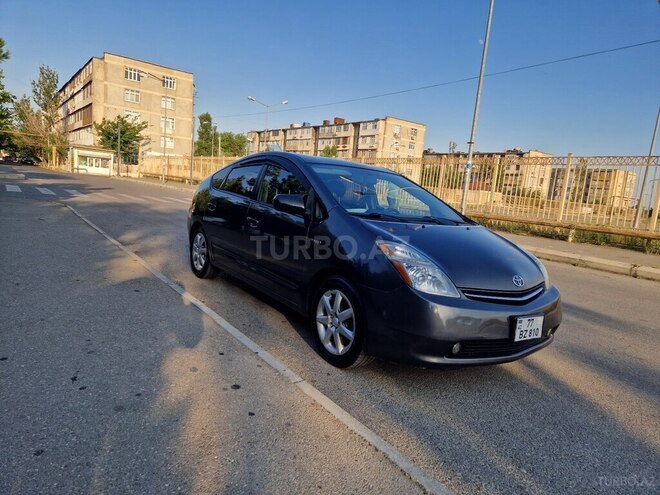 Toyota Prius-4