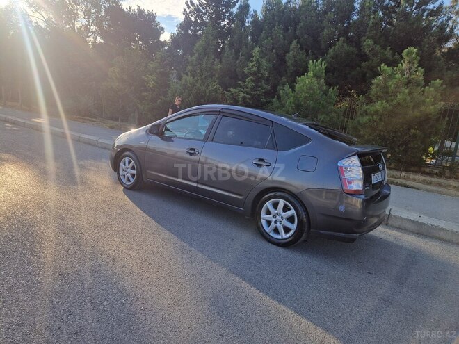 Toyota Prius-2