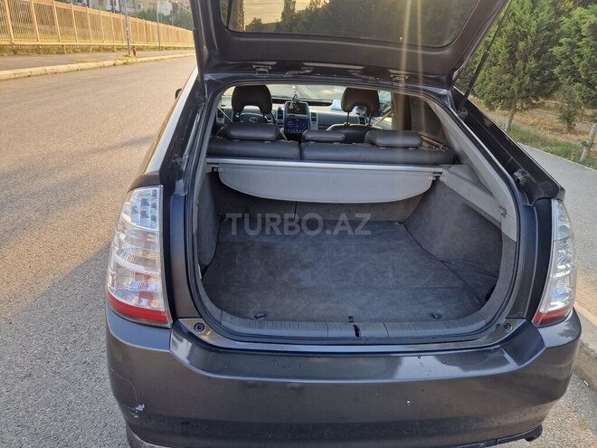 Toyota Prius-7