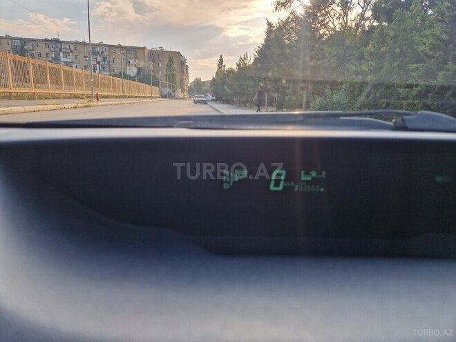Toyota Prius-12