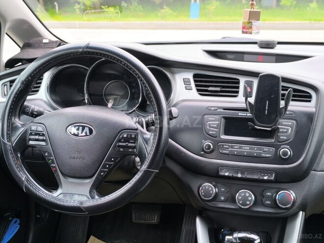Kia Ceed-12