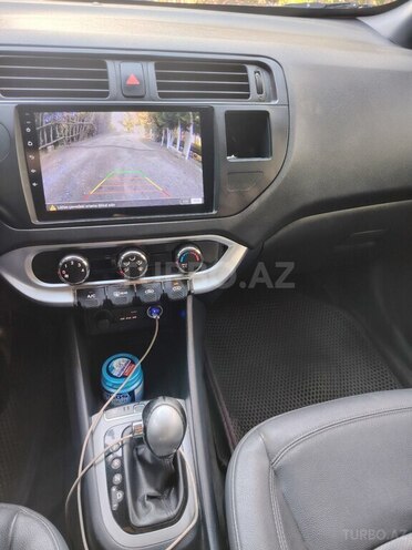 Kia Rio-17