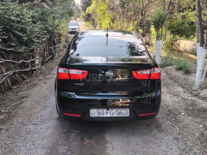 Kia Rio-2