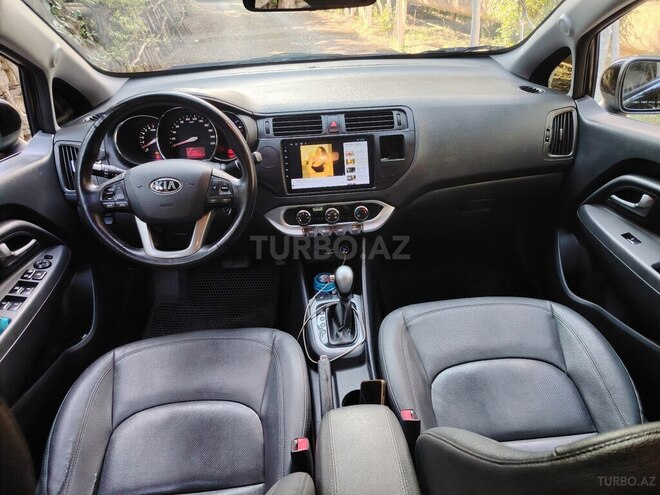 Kia Rio-11