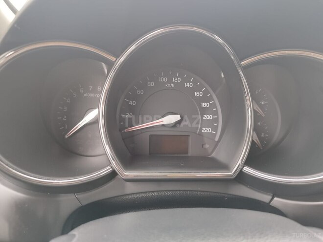Kia Rio-16