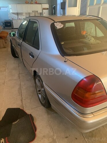Mercedes C 180-2
