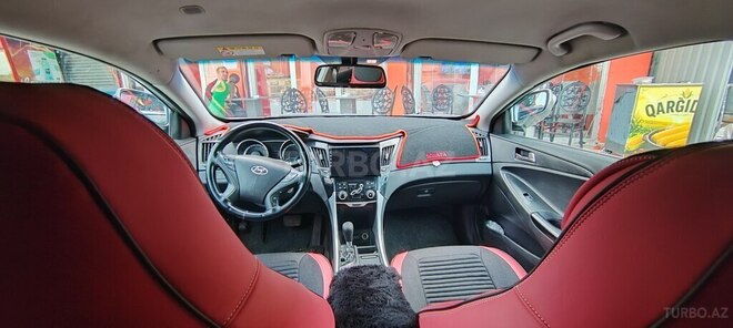 Hyundai Sonata-12