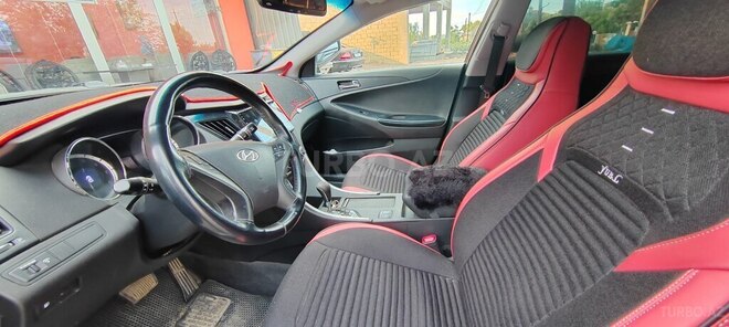 Hyundai Sonata-13