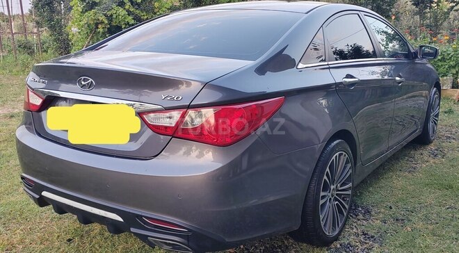 Hyundai Sonata-6
