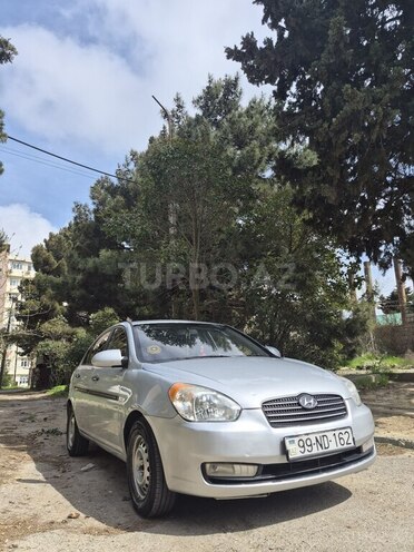 Hyundai Accent-2