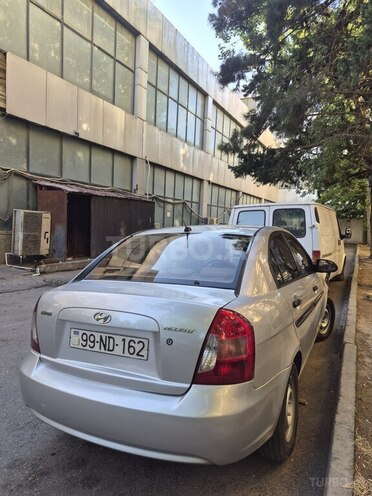 Hyundai Accent-3