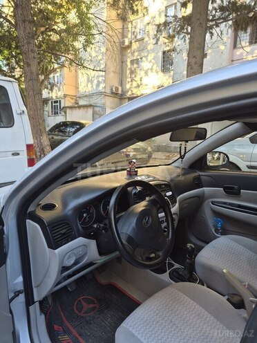Hyundai Accent-5