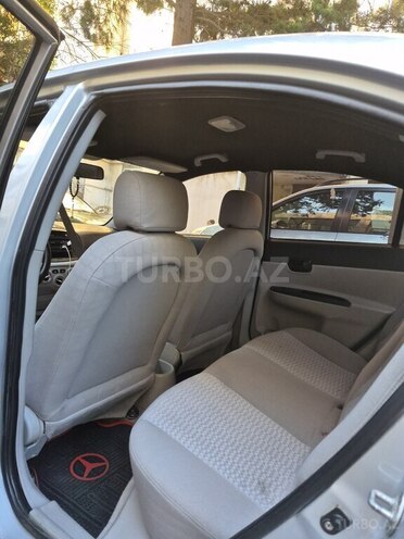 Hyundai Accent-7