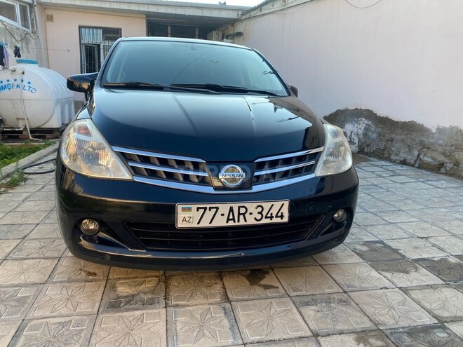Nissan Tiida-1