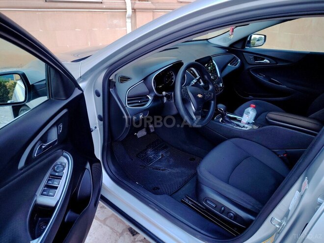 Chevrolet Malibu-13