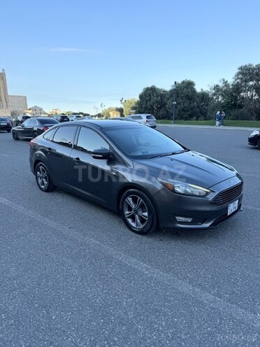 Ford Focus-13