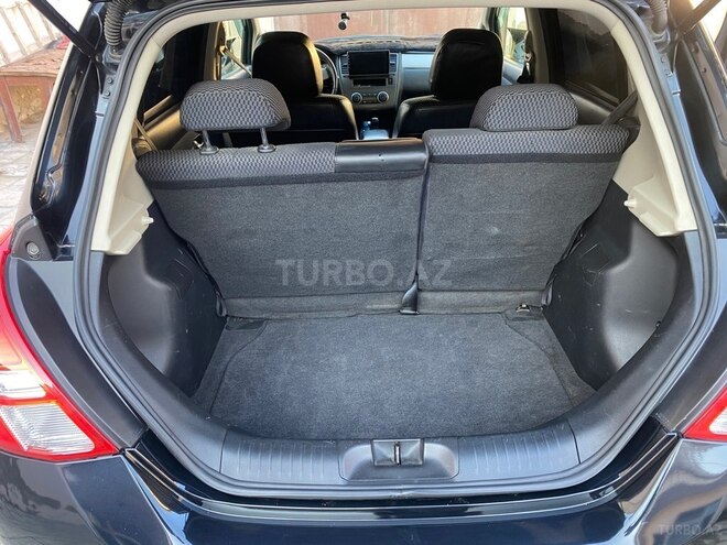 Nissan Tiida-10