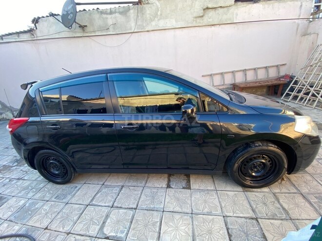 Nissan Tiida-4