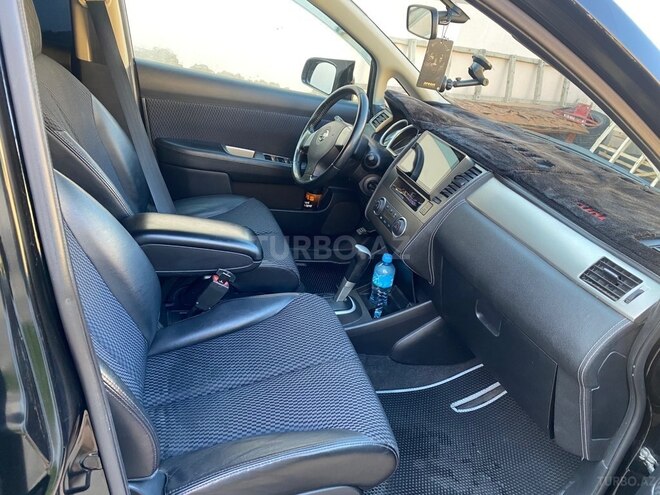 Nissan Tiida-7
