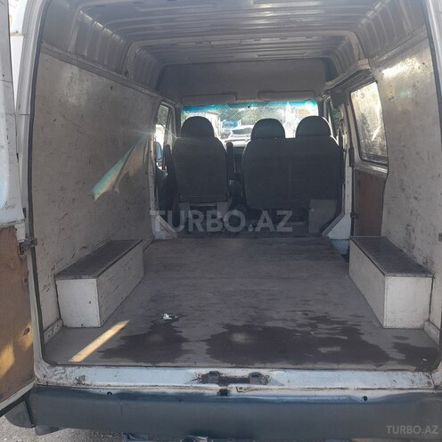 Ford Transit-5