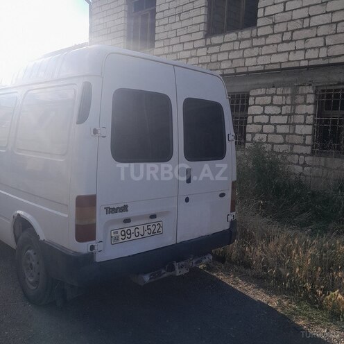 Ford Transit-6