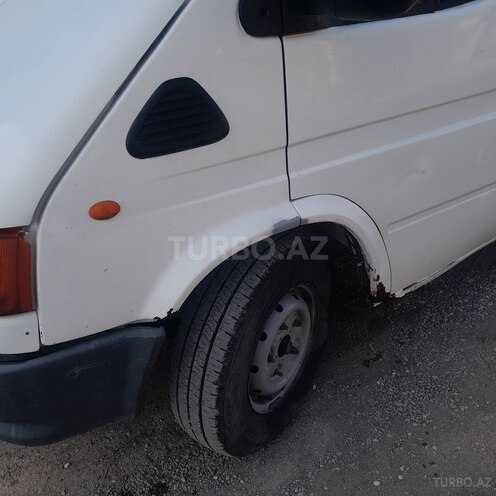 Ford Transit-4