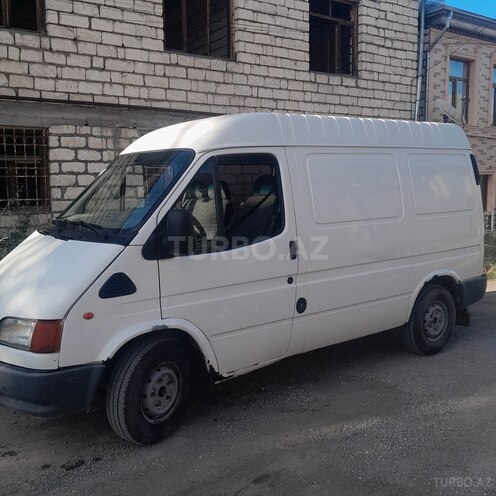 Ford Transit-3