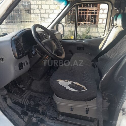 Ford Transit-2