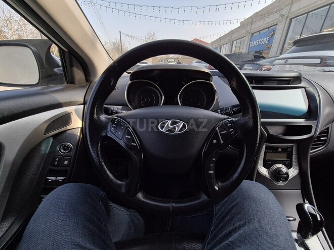 Hyundai Elantra-5