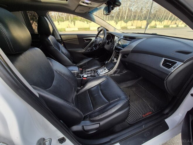 Hyundai Elantra-6