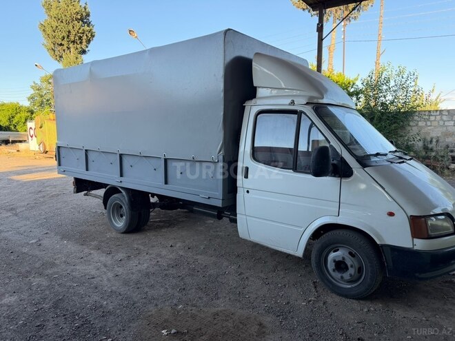 Ford Transit-4