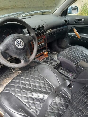 Volkswagen Passat-2