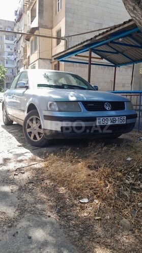 Volkswagen Passat-1