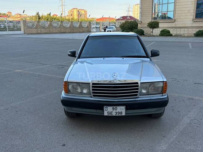Mercedes 190-1