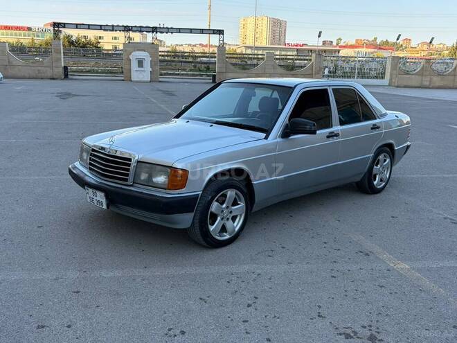 Mercedes 190-8