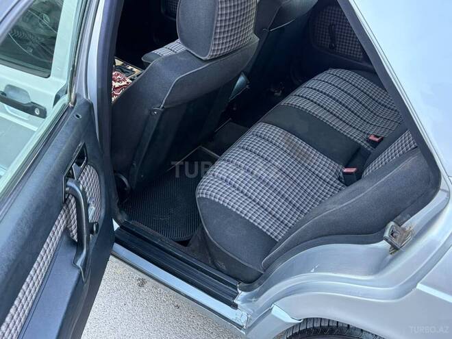 Mercedes 190-11